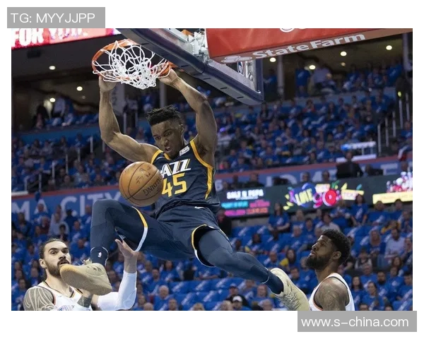 多诺万米切尔领衔球队奋战季后赛展现超强实力与无限潜力 多诺万米切尔领衔球队奋战季后赛展现超强实力与无限潜力